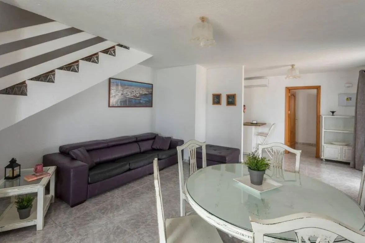 Corralejo Beachfront Villa Remos With Lobos Island View, Private Pool, Wifi & Bbq By Amazzzing Travel 0*,  España