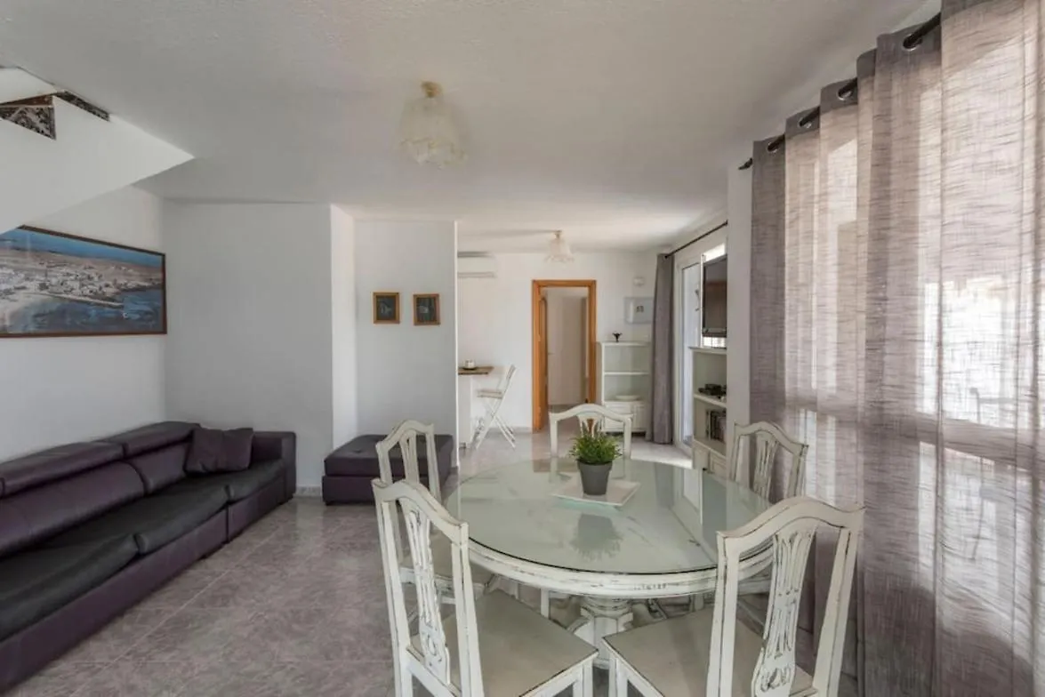 Corralejo Beachfront Villa Remos With Lobos Island View, Private Pool, Wifi & Bbq By Amazzzing Travel